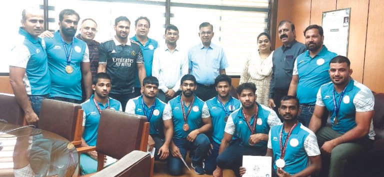 65वीं ऑल इंडिया इंटर रेलवे रेसलिंग चैंपियनशिप में रतलाम मंडल के पहलवानों ने जीते 10 मेडल