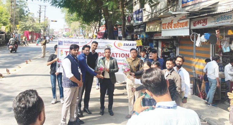 रतलाम पुलिस द्वारा यातायात जागरूकता कार्यक्रम का किया आयोजन