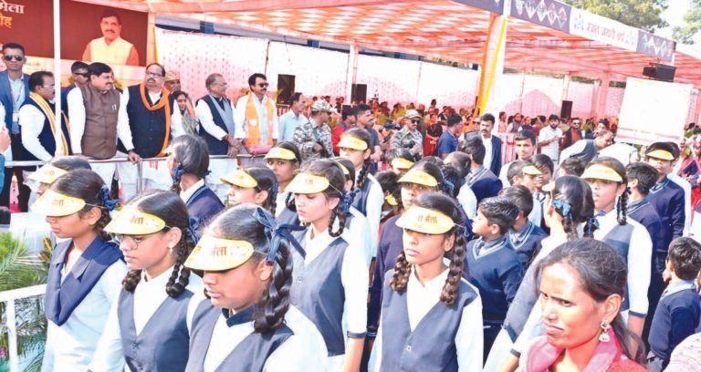 आजादी के बाद प्रदेश में पहली बार 586 करोड़ के खेल बजट का प्रावधान, खेल अब पाठ्यक्रम का हिस्सा : मुख्यमंत्री डॉ. यादव, रतलाम मेडिकल कॉलेज में कार्डियक ब्रांच स्थापित होगी, साड़ी क्लस्टर बनाया जाएगा, हॉकी के लिए एस्ट्रो टर्फ का निर्माण होगा, मुख्यमंत्री ने रतलाम में की घोषणाएं, मुख्यमंत्री डॉ. यादव ने रतलाम में खेल चेतना मेले का शुभारंभ किया