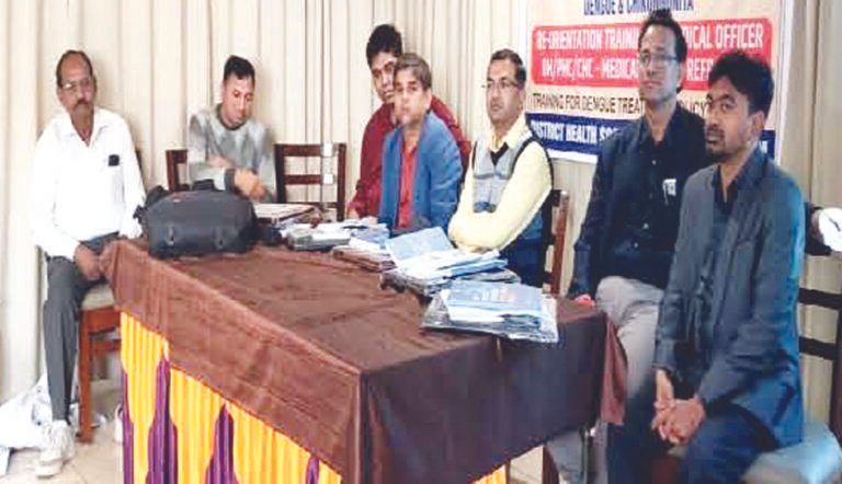जिले के मेडिकल ऑफिसर का डेंगू चिकुनगुनिया बीमारी के लिये क्लीनिकल प्रशिक्षण संम्पन्न
