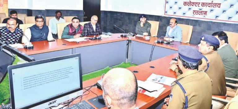 रोड सेफ्टी कमेटी की बैठक में यातायात सुरक्षा एवं संधारण पर निर्णय लिए गए