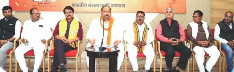 केन्द्रीय बजट देश, राज्य और जिला सबकों आत्मनिर्भर बनाने का कदम : कैबिनेट मंत्री चेतन्य काश्यप, केंद्रीय बजट पर जिला भाजपा की परिचर्चा आयोजित, 500 लोगों ने पोस्टकार्ड में दिया प्रधानमंत्री को धन्यवाद
