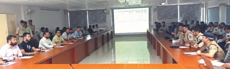 पुलिस द्वारा शहर के होटल संचालकों के साथ बैठक लेकर आवश्यक दिशा निर्देश दिए गए