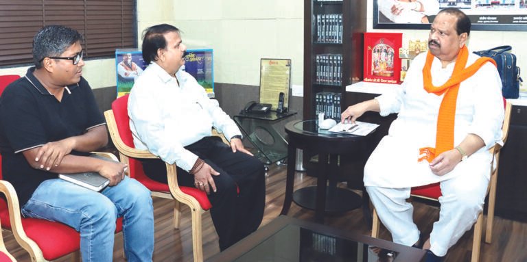 जिले में बिजली व्यवस्था सुचारू रहे : मंत्री काश्यप. बिजली कंपनी के अधिकारियों को बैठक में दिए निर्देश