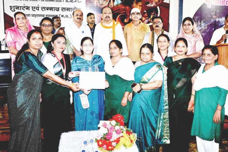 शासकीय सेवक और जनसेवक साथ मिलकर जनता की तकलीफें दूर करने में सहयोग करें : मंत्री काश्यप, आकांक्षा हाट का मंत्री श्री काश्यप ने फीता काटकर किया शुभारंभ