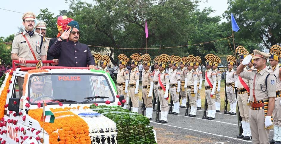 रतलाम जिले में स्वतंत्रता दिवस हर्षोल्लास के साथ मनाया गया, मुख्य समारोह में जनजातीय कार्य मंत्री शाह ने ध्वजारोहण किया