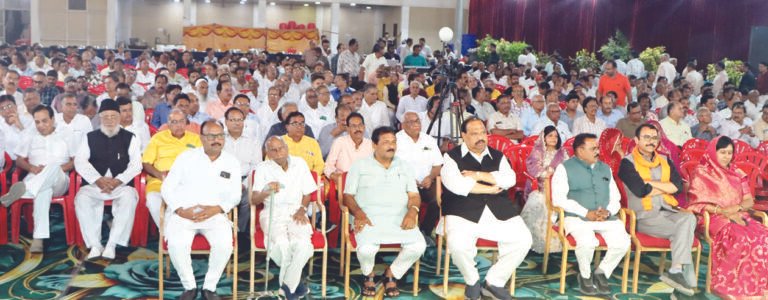 विकसित रतलाम के लिए शुरू हो चुके है बदलाव : चेतन्य काश्यप, प्रबुद्धजन दीप मिलन समारोह