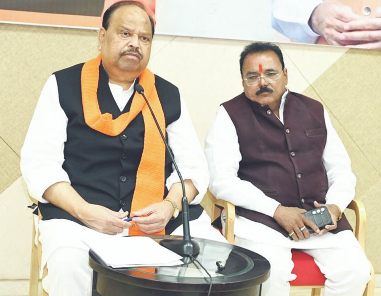 धरती आबा अभियान एवं भगवान श्री बिरसा मुंडा जयंती पर पत्रकार वार्ता में बोले कैबिनेट मंत्री चेतन्य काश्यप, जल, जंगल और जमीन के लिए सबसे पहले भगवान बिरसा मुण्डा ने आंदोलन किया, अटलजी के शासन काल मे सांसद स्व. दिलीप सिंह भूरिया की अध्यक्षता में जनजातीय आयोग बना, श्री भूरिया के सुझावों पर पैसा एक्ट आया और आदिवासी समुदायों को स्वशासन का अधिकार मिला