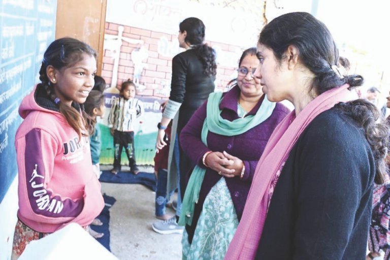 ‘प्रशासन गांव की ओर अभियानÓ अंतर्गत सिमलावदा क्लस्टर की 24 ग्राम पंचायतों मे हुई जनसुनवाई, प्रशासन गांव की ओर अभियान में प्रशासनिक अधिकारी पहुंचे गांव में, मौके पर ही आमजन की समस्या सुनी और निराकरण किया