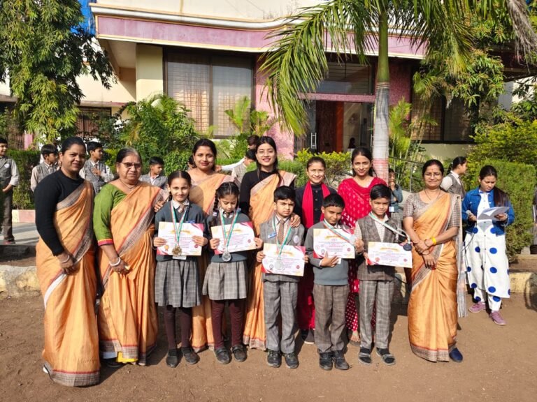 श्री महावीर विद्यालय में अंतरराष्ट्रीय हिंदी ओलंपियाड के सफल विद्यार्थियों का सम्मान।