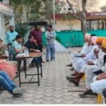 आगामी त्योहारों को लेकर थाना परिसर में शांति समिति की बैठक, प्रशासन ने दिया सौहार्द बनाए रखने का संदेश