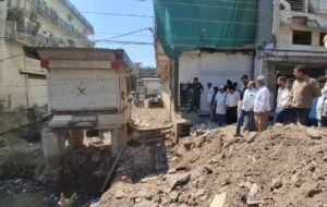 महापौर प्रहलाद पटेल ने किया लक्कड़पीठा रोड का निरीक्षण।