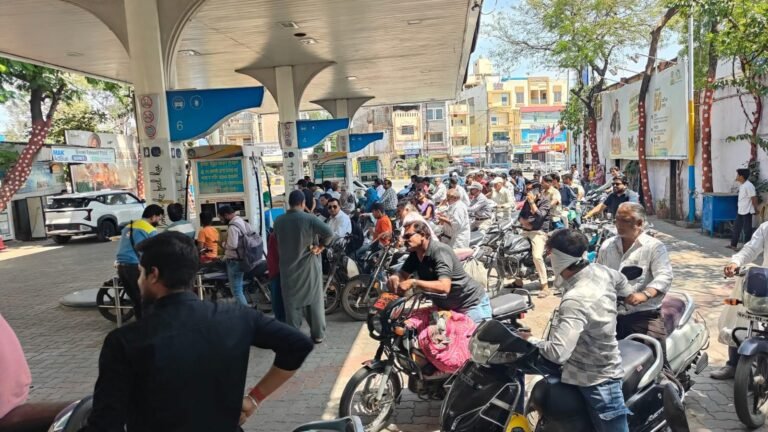 पेट्रोल/डीजल के पर्याप्त स्टॉक के संबध में