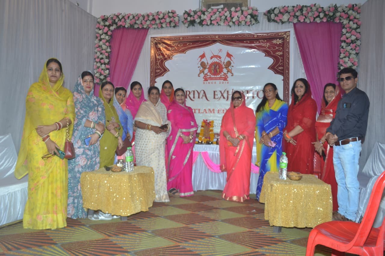 रतलाम में 14-15 मार्च को लगी केसरिया एग्ज़ीबिशन, राजपूती परिधानों और ज्वेलरी की दिखी झलक।