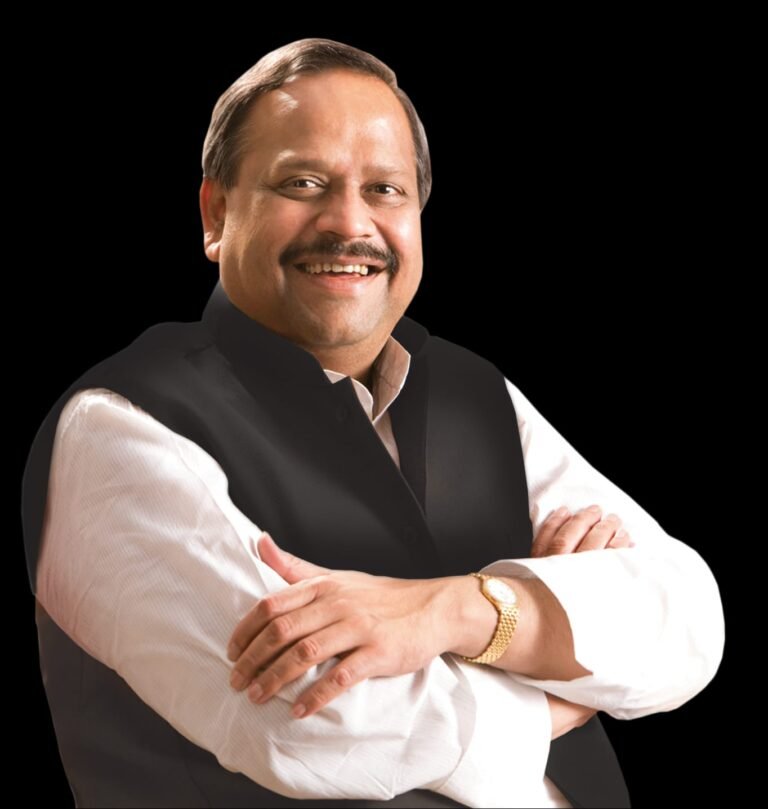 कैबिनेट मंत्री चेतन्य काश्यप ने ज्ञानोदय अभियान में 5 लाख 94 हजार की बेन्च प्रदान की।