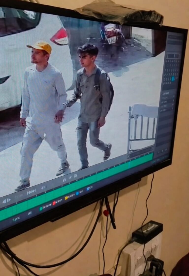 बस स्टैंड पर युवक से चांदी का कड़ा छीनने की वारदात।