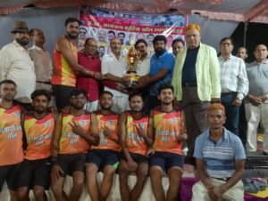 अखिल भारतीय शूटिंगबाल स्पर्धा के फाइनल में नाना चोगले पंजाब एवं इश्तियाक मालेगांव क्रमशः विजेता उपविजेता रहे।