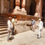 राजमहल के संरक्षण हेतु प्रशासन कार्यवाही करें राजमहल की गंभीर जर्जरावस्था से जिलाधीश को अवगत कराया।