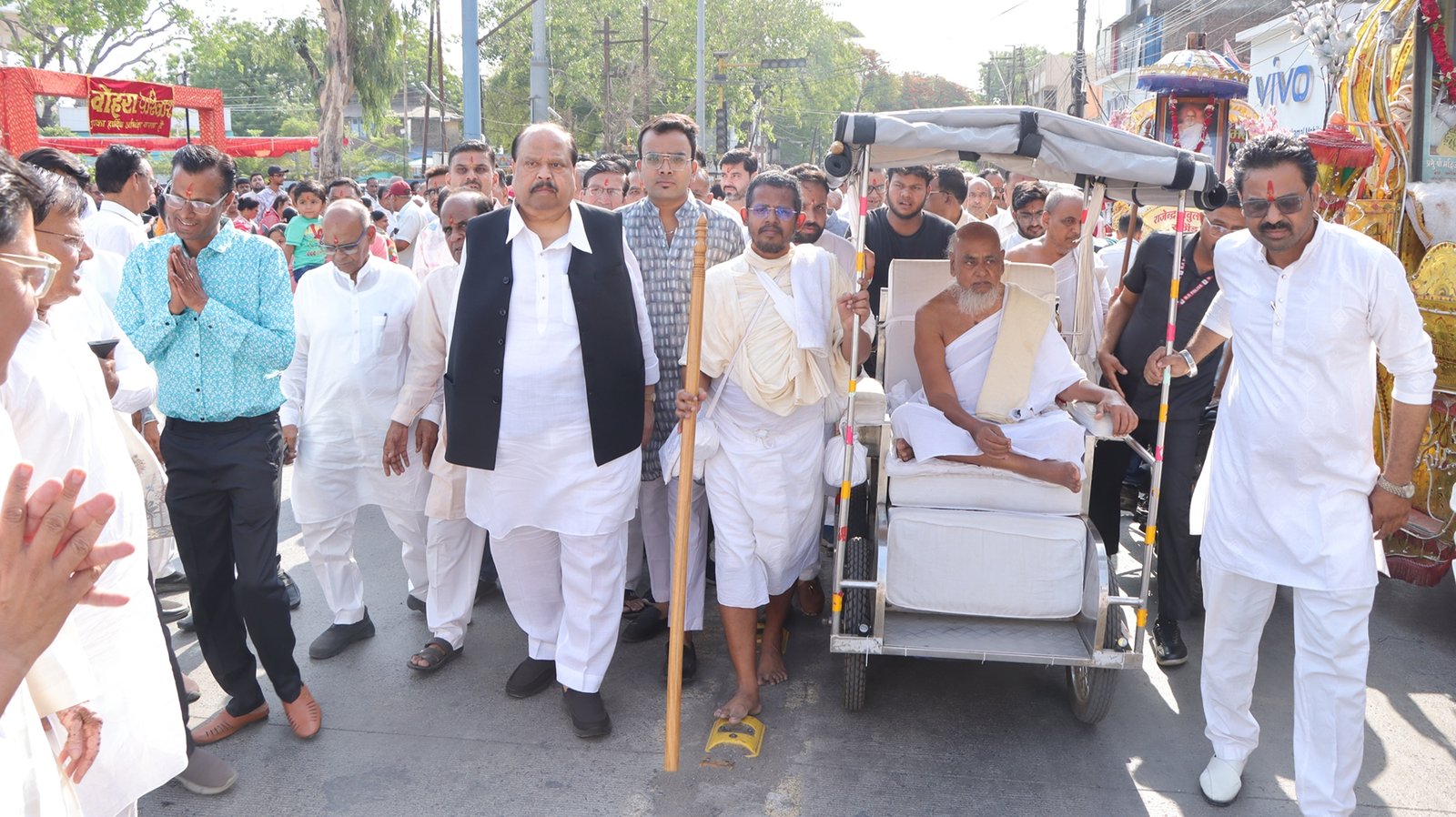 गच्छाधिपति आचार्यदेव श्रीमद् विजय नित्यसेन सूरीश्वरजी म.सा आदि ठाणा- का भव्य मंगल प्रवेश