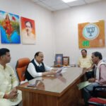 कैबिनेट मंत्री चेतन्य काश्यप ने भाजपा प्रदेश कार्यालय में कार्यकर्ताओं से किया संवाद जनसमस्याओं का किया त्वरित समाधान