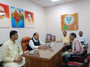 कैबिनेट मंत्री चेतन्य काश्यप ने भाजपा प्रदेश कार्यालय में कार्यकर्ताओं से किया संवाद जनसमस्याओं का किया त्वरित समाधान
