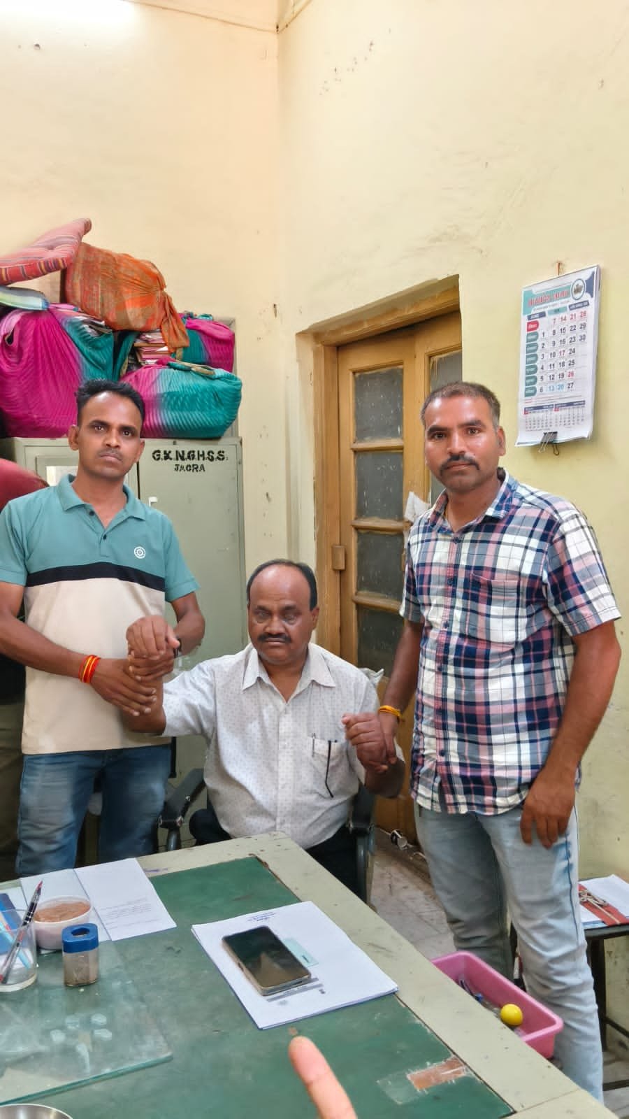 सेवानिवृत्त शिक्षक से 10 हजार की रिश्वत लेते लोकायुक्त के हत्थे चढ़ा बाबूसेवानिवृत्ति प्रमाण पत्र और PPO जारी करने के एवज में मांगी थी घूस, लोकायुक्त उज्जैन की बड़ी कार्रवाई
