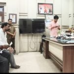 नालियों के जाम से भड़के अंबेडकर नगर वासी, निगम में किया हंगामा; महापौर के तत्काल एक्शन से ‘मुर्दाबाद’ के नारे ‘जिंदाबाद’ में बदले