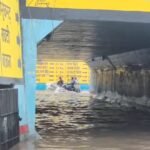 ईश्वर नगर अंडर ब्रिज में भरा लबालब पानी, वाहन डूबे; राहगीर परेशान
