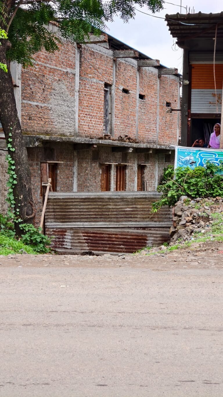 ताल तहसील आदेश के बाद भी गेट तोड़ा पीड़ित ने थाने में दी शिकायत