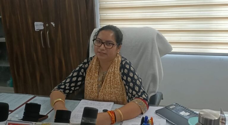 हुसैन टेकरी पर चेहल्लुम 2026 की व्यवस्थाओं को लेकर बैठकएसडीएम ने विभागों को सौंपी जिम्मेदारी, दुकानदारों ने भिखारी व बंदरों की समस्या उठाई