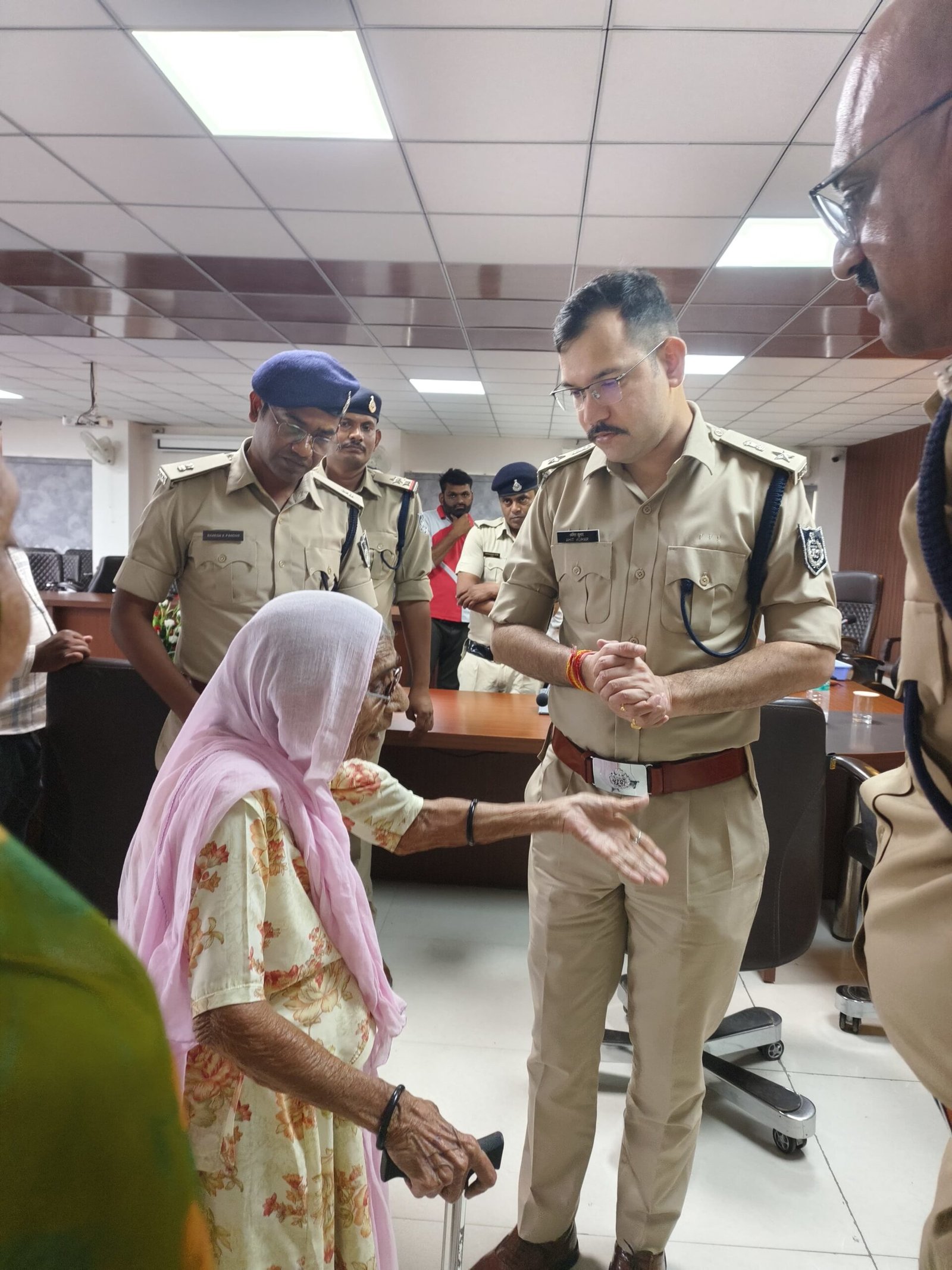 पुलिस अधीक्षक कार्यालय में जनसुनवाई65 आवेदकों की शिकायतें सुनकर त्वरित निराकरण के निर्देश