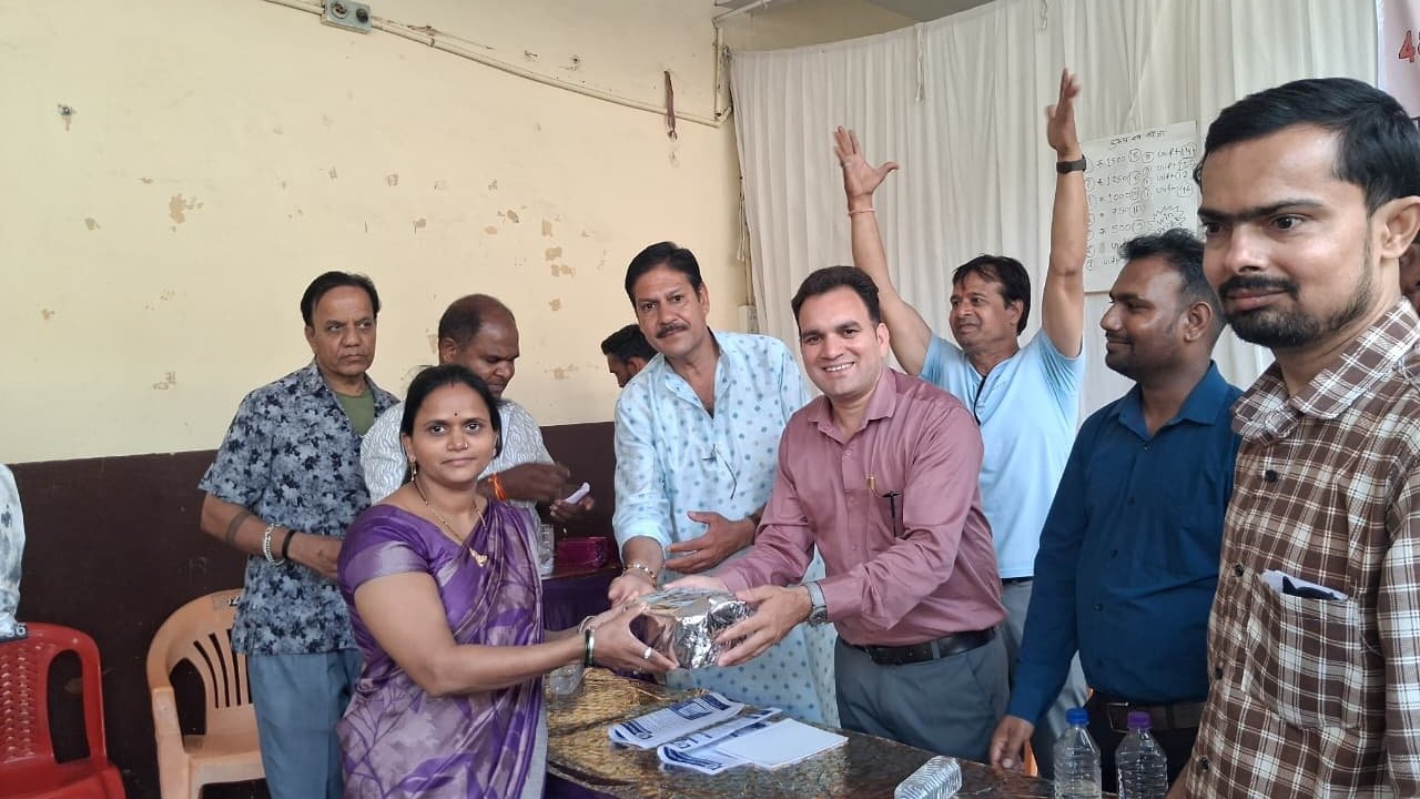 बड़वड़ हनुमान मंदिर में जिला विधिक सेवा प्राधिकरणके समन्वय से 48 वें मूक-बधिर सदस्यों के लिए मिलन समारोह आयोजन किया।