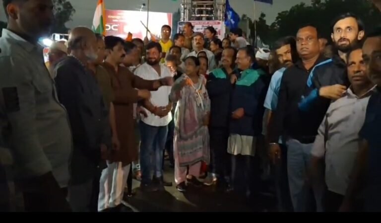 राहुल गांधी के समर्थन में कांग्रेस ने निकाली विजय यात्रा, बड़ी संख्या में कार्यकर्ता हुए शामिलछात्रों और युवाओं के हितों की लड़ाई जारी रखने का संकल्प;