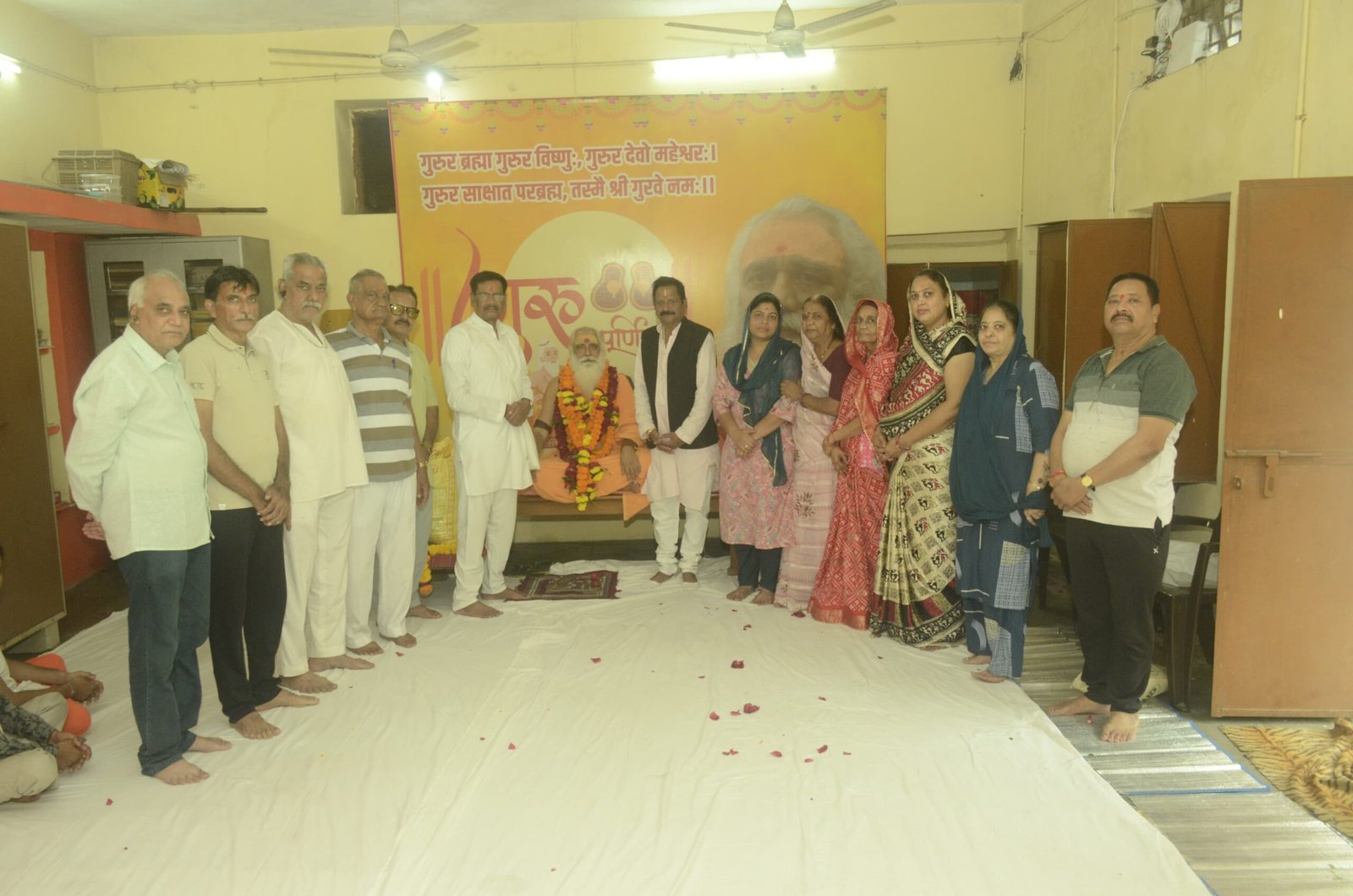 गुरु पूर्णिमा पर दंडी स्वामी आत्मानंद सरस्वती महाराज का श्रद्धाभाव से पूजन, भक्तों ने लिया आध्यात्मिक मार्गदर्शन