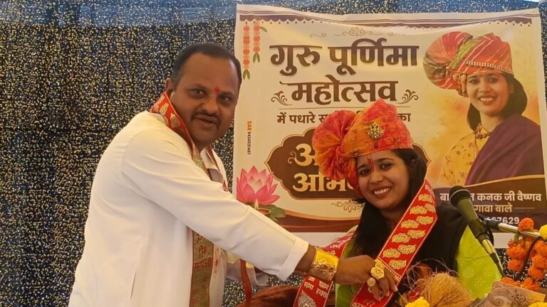 प्रदेश अध्यक्ष रणजीत सिंह ने बाल संत सुश्री कनक जी वैष्णव को धर्म दुपट्टा पहना कर किया सम्मान।