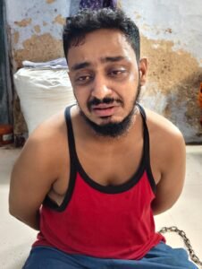 पारिवारिक विवाद में हैवान बना पति: पत्नी की गर्दन पर चाकू से ताबड़तोड़ वार कर निर्मम हत्या, आरोपी गिरफ्तार।