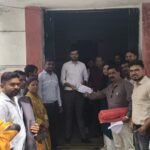 पटवारीयो ने 5 सूत्री मांगों को लेकर कारी अनिश्चितकालीन हड़ताल बस्ते किया जमा।