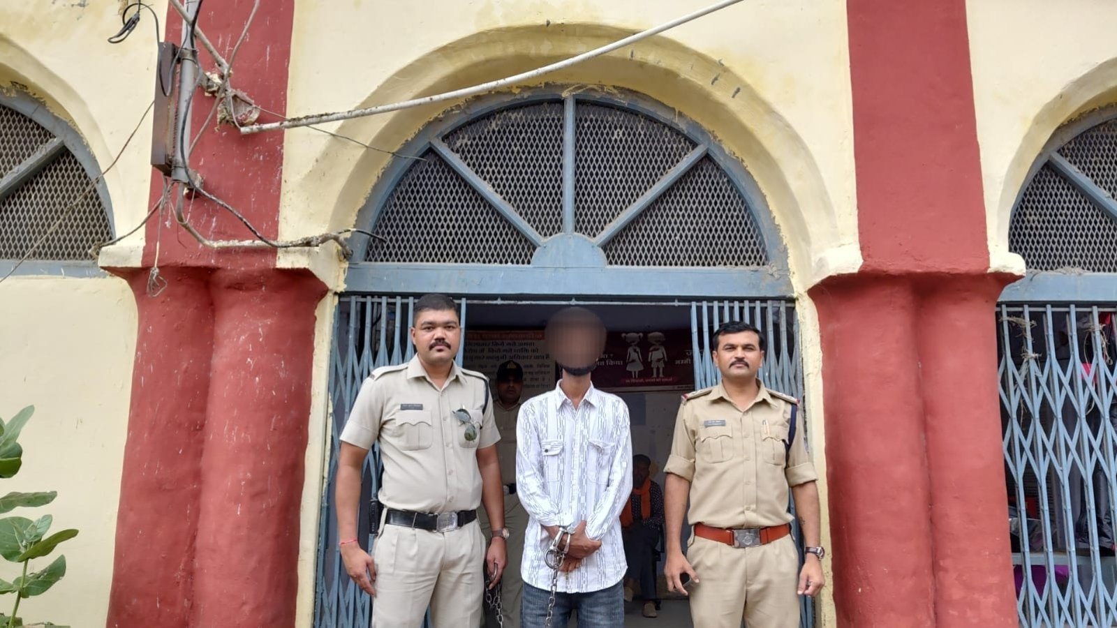 09 ग्राम एमडीएमए ड्रग्स के साथ आरोपी गिरफ्तार, बाइक और मोबाइल जब्त; माणकचौक पुलिस की कार्रवाई
