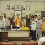 नगर निगम परिषद के चार साल बेमिसाल महापौर प्रहलाद पटेल व निगम परिषद सदस्यों का मिठाई खिलाकर दी बधाई