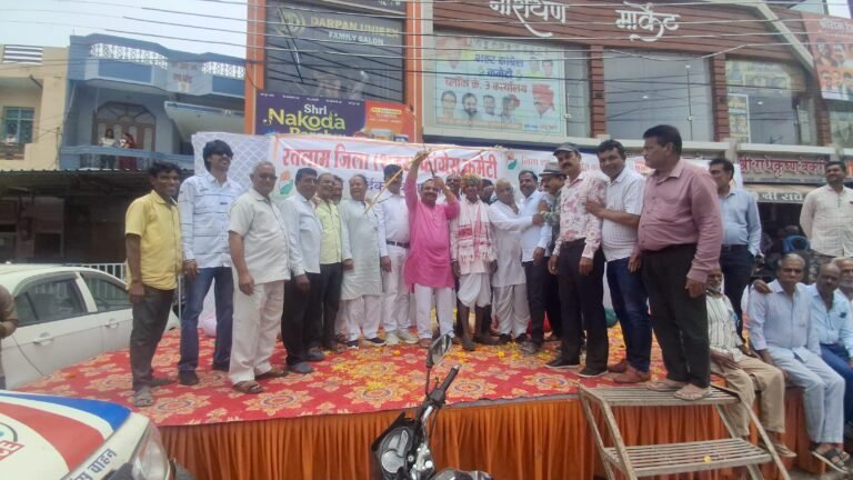 विश्व आदिवासी दिवस पर निकली भव्य रैली का शहर कांग्रेस कमेटी ने किया स्वागत