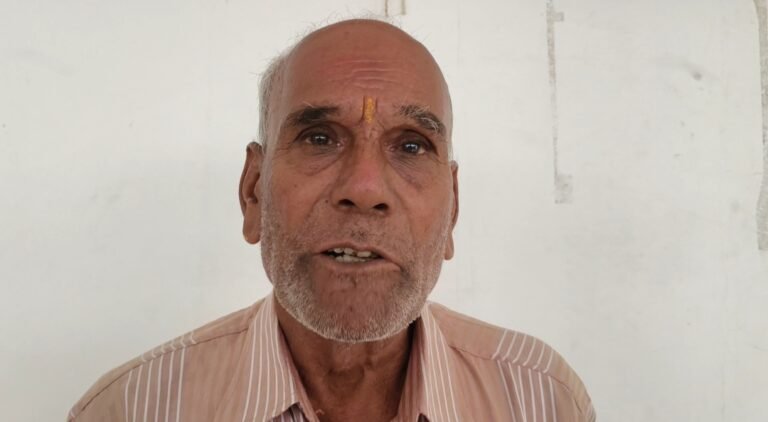 अतिक्रमण से परेशान बुजुर्ग दंपत्ति, शिकायत के बाद भी नहीं हो रही कोई कार्रवाई