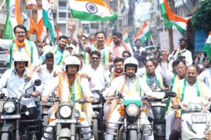 तिरंगा वाहन रैली में गूंजा राष्ट्रभक्ति का संदेश, युवाओं ने लिया तिरंगे की गरिमा बनाए रखने का संकल्प