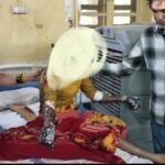 ई-स्कूटी में भीषण धमाका: मां और दो बच्चे गंभीर रूप से झुलसे, घर का सामान खाक