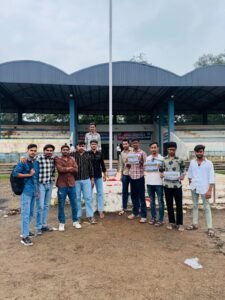 रतलाम के पोलो ग्राउंड की बदहाली पर NSUI का अनोखा विरोध, फोटो पर पुष्पमाला चढ़ाकर दी ‘श्रद्धांजलि’