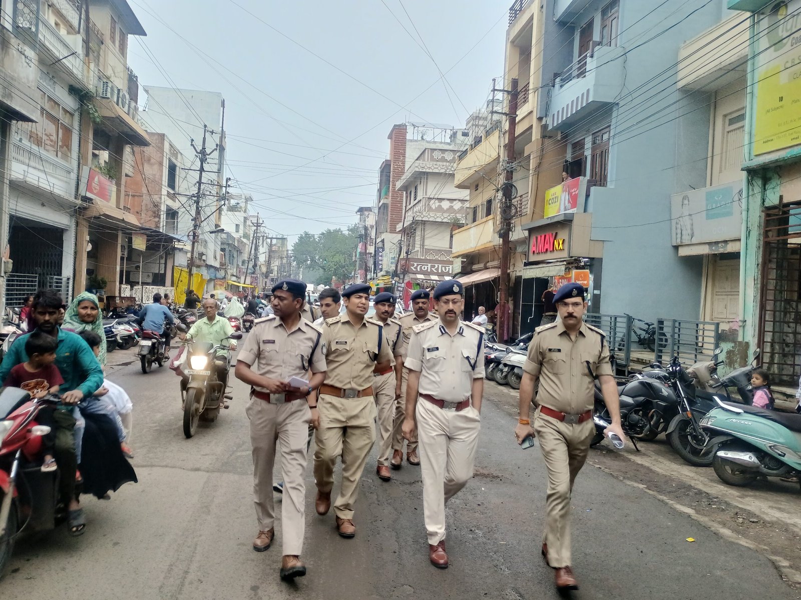 आगामी त्योहारों के दृष्टिगत वरिष्ठ पुलिस अधिकारियों ने शहर की सुरक्षा एवं यातायात व्यवस्थाओं का लिया जायजा