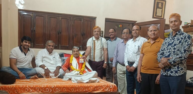 राष्ट्रीय खेल दिवस पर वरिष्ठ वॉलीबॉल खिलाड़ी पिरोदिया सम्मानित।