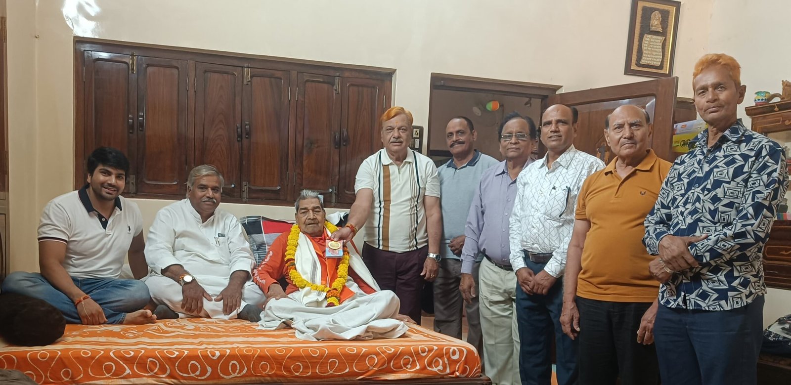 राष्ट्रीय खेल दिवस पर वरिष्ठ वॉलीबॉल खिलाड़ी पिरोदिया सम्मानित।