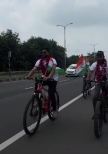 कांग्रेस संगठन में सुधार की मांग: रतलाम के 5 कार्यकर्ता साइकिल से दिल्ली रवाना, ‘एक व्यक्ति-एक पद’ लागू करने पर अड़े