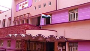 फल-फ्रुट विक्रेता निर्धारित स्थलों पर ही अपना व्यवसाय करना सुनिश्चित् करेंनगर के अन्य स्थानों से फल-फ्रुट विक्रेताओं को हटाने हेतु दल गठित