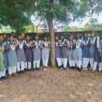पेड़ों को रक्षा सूत्र बांधकर लिया संरक्षण का संकल्प